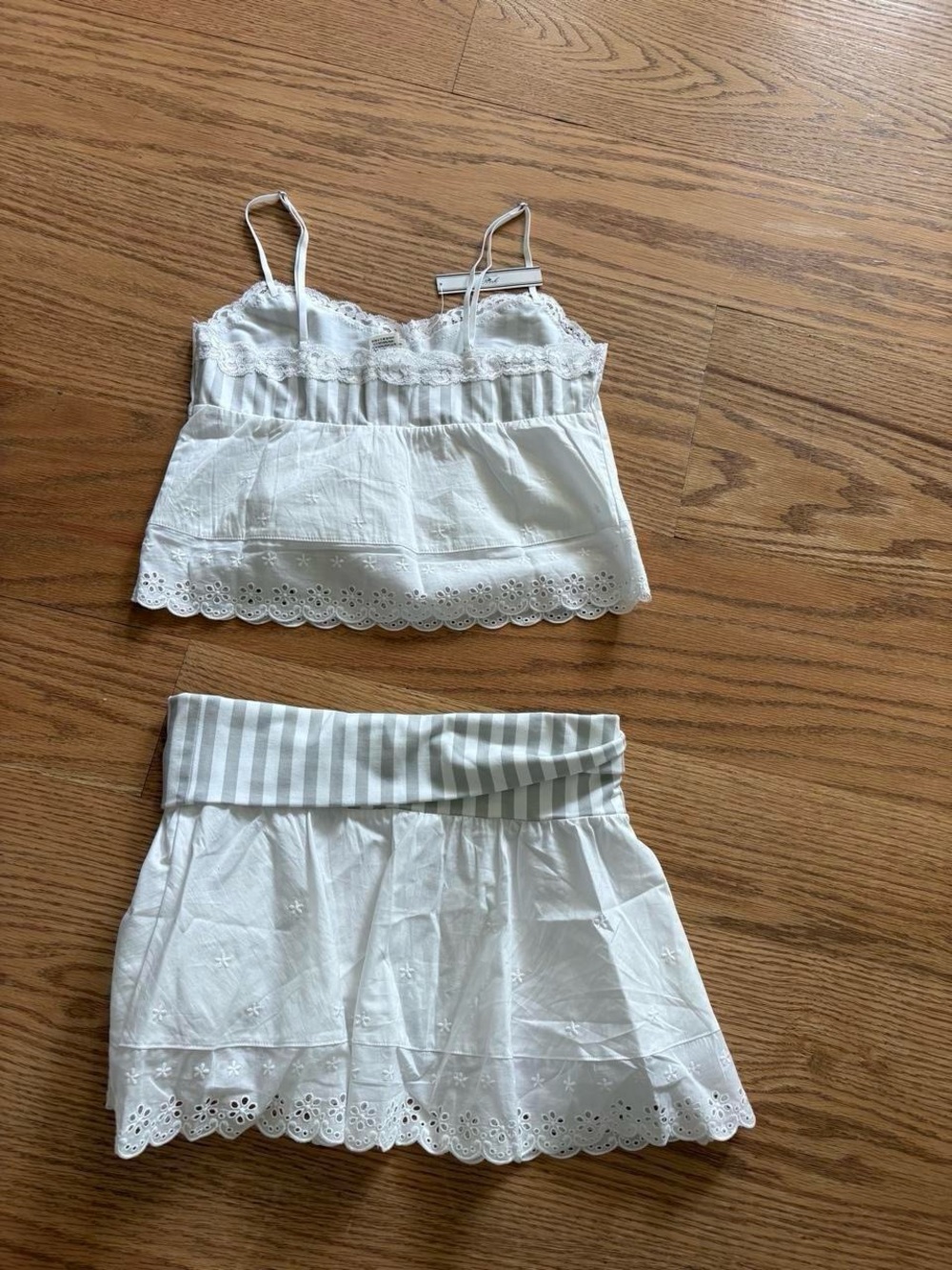 Frankie's Bikinis White Eyelet Lace Bandeau Top & Skirt Set - Picture 2 of 2